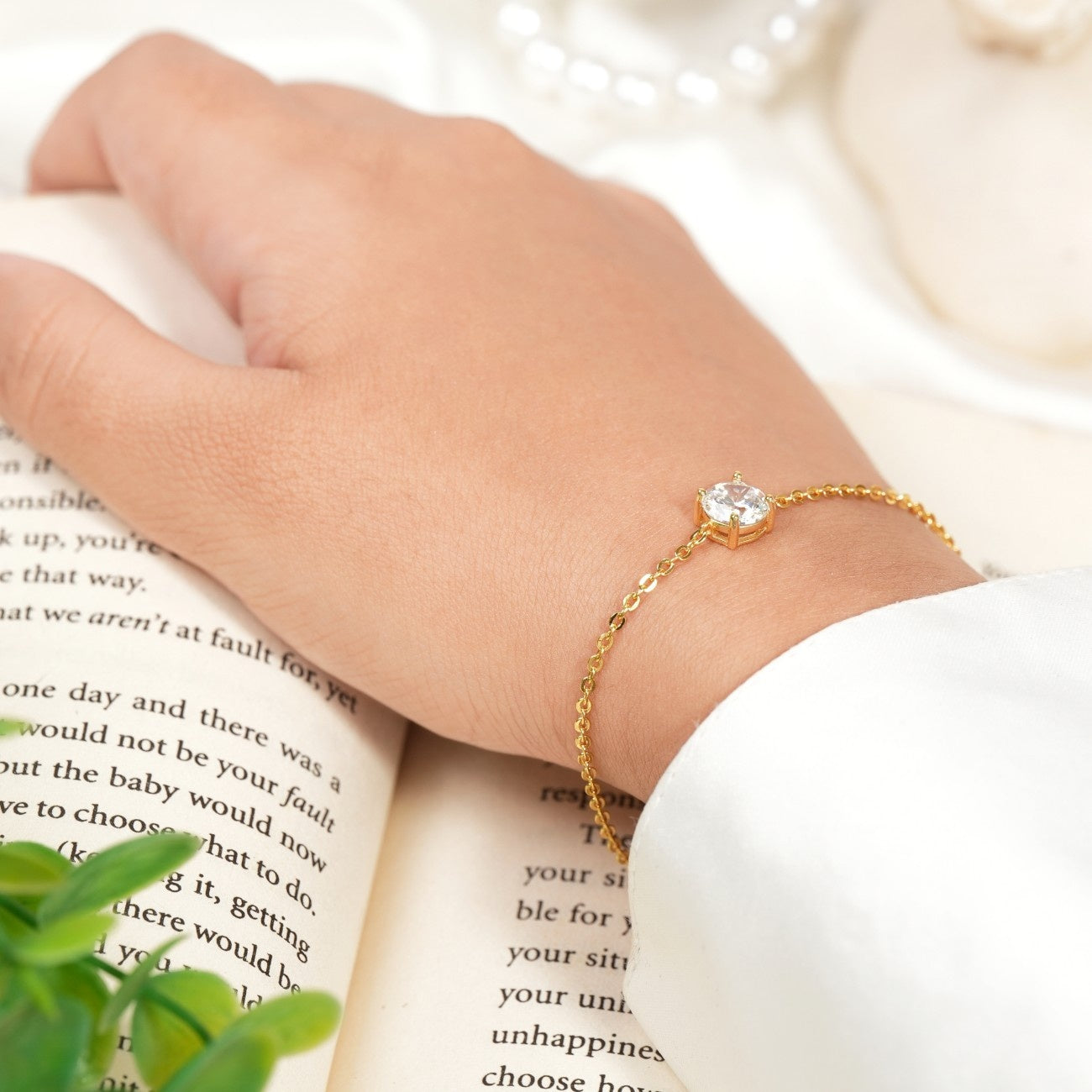 Solitaire Gold Bracelet